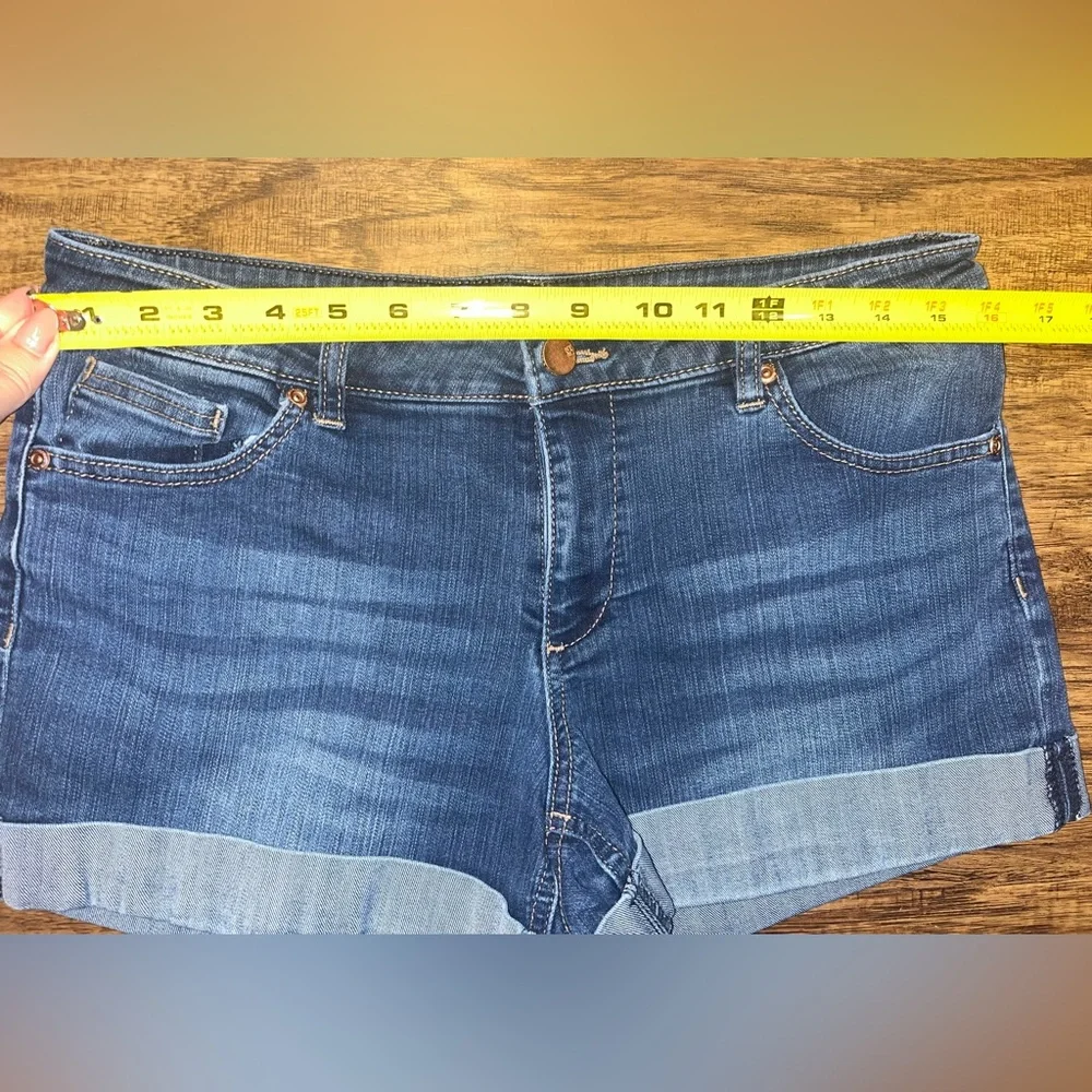 New York & Company Shorts Size 8 - Picture 4 of 8